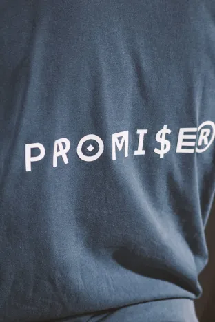 T-SHIRT PROMISE THE LEGEND REGULAR FIT